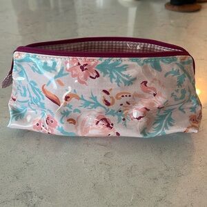 Roller Rabbit Makeup Bag Size small. NWT